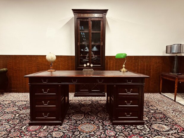Engels-Klassiek-Bureau-
