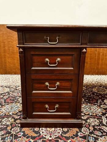 Engels-Klassiek-Bureau-