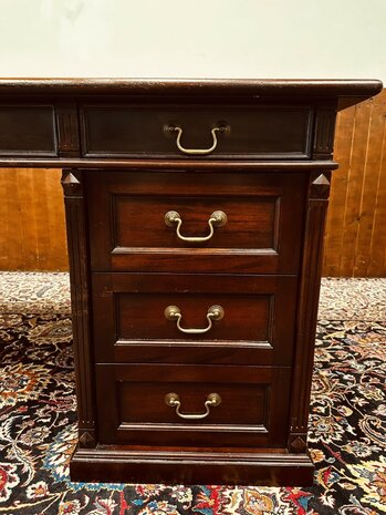 Engels-Klassiek-Bureau-