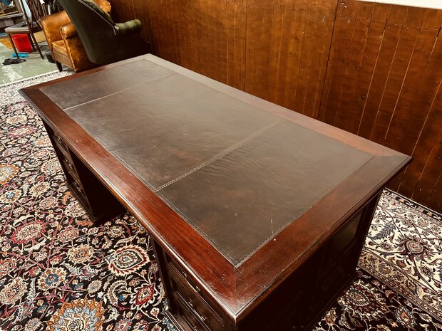 Engels-Klassiek-Bureau-