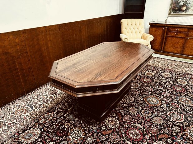 Klassiek-Engelse-Vergadertafel