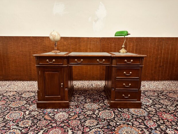 Klassiek-Engels-Bureau-Groene-Inleg