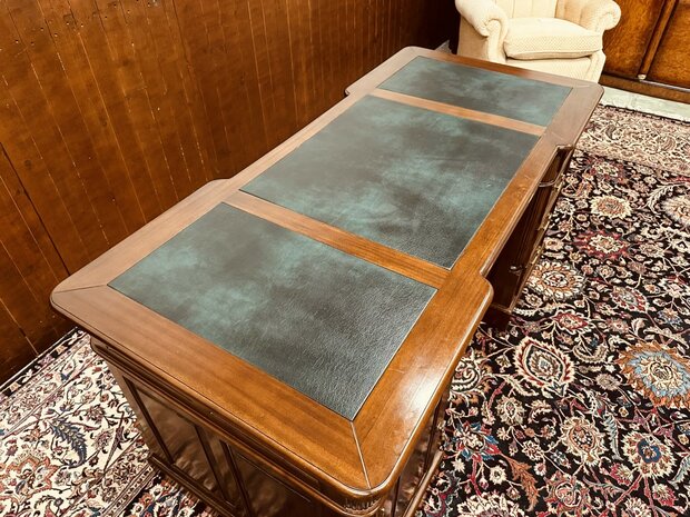 Klassiek-Engels-Bureau-Groene-Inleg