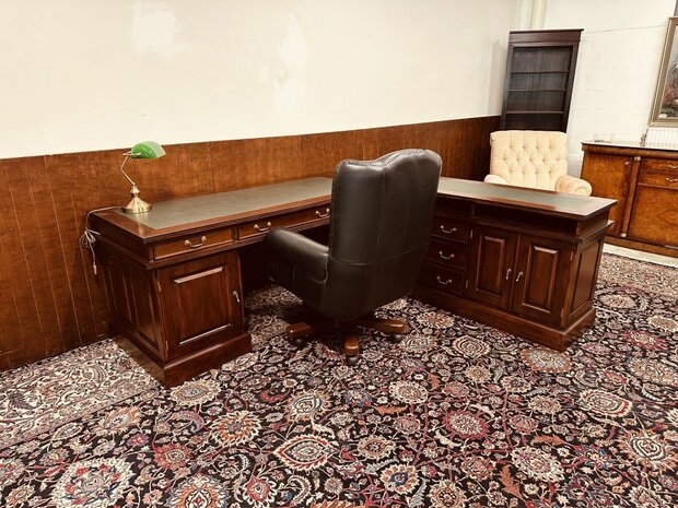Klassiek-Engels-Chesterfield-Hoekbureau
