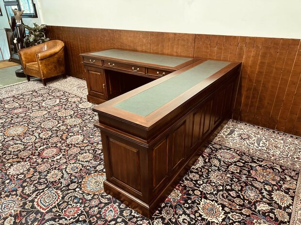Klassiek-Engels-Chesterfield-Hoekbureau