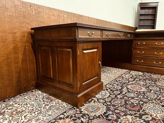 Klassiek-Engels-Chesterfield-Hoekbureau
