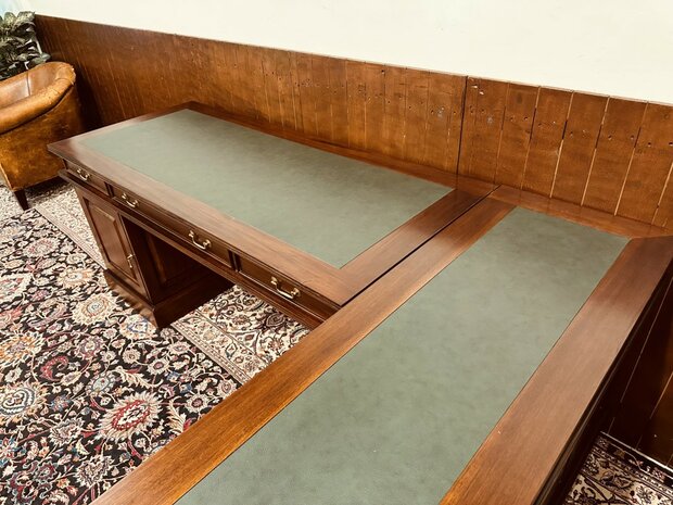 Klassiek-Engels-Chesterfield-Hoekbureau