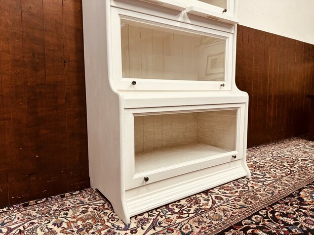 Klassiek-Engels-Witte-Globe-Wernicke-Boekenkast