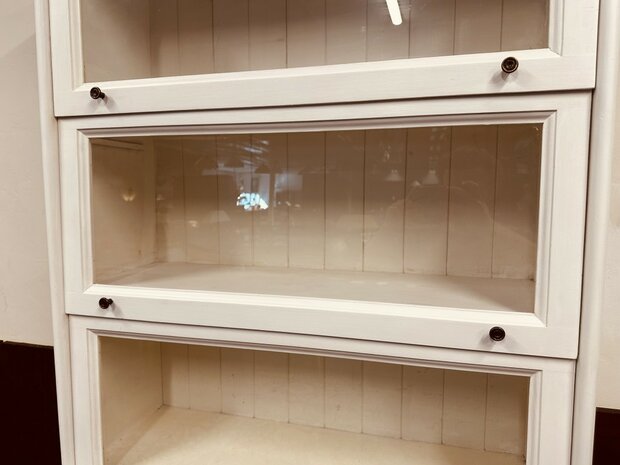 Klassiek-Engels-Witte-Globe-Wernicke-Boekenkast