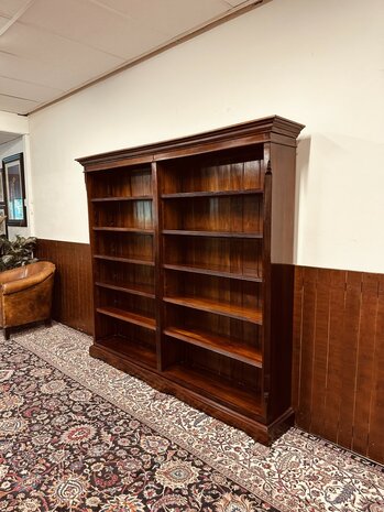 Klassiek-Engelse-Mahonie-Boekenkast