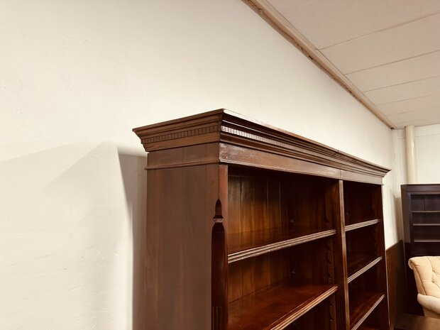 Klassiek-Engelse-Mahonie-Boekenkast