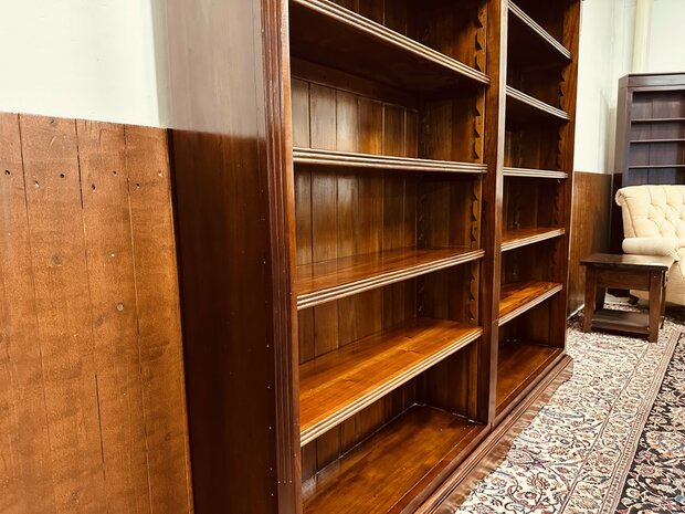 Klassiek-Engelse-Mahonie-Boekenkast