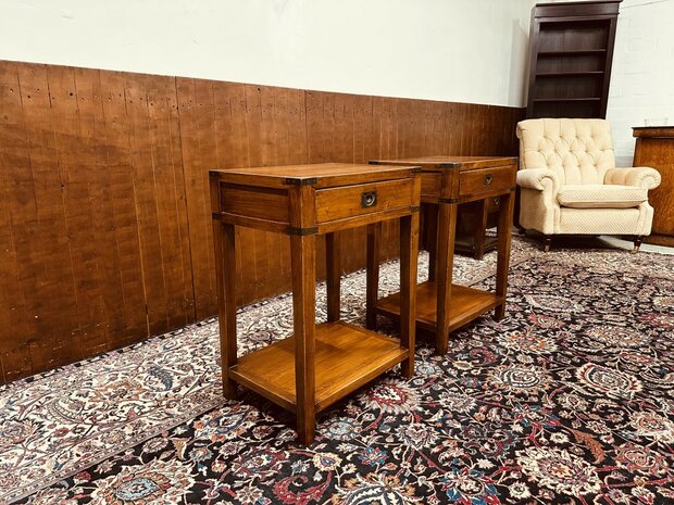 Engels-Eichholtz-Side-table