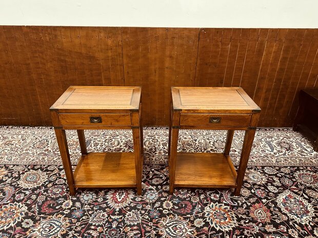 Engels-Eichholtz-Side-table