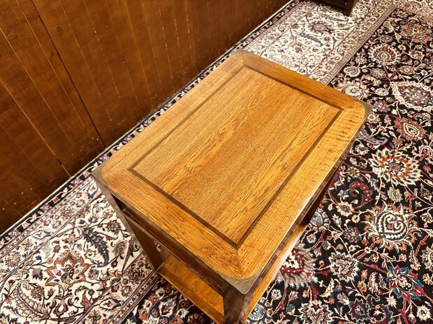 Engels-Eichholtz-Side-table