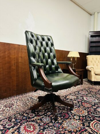 Engelse-Chesterfield-Director-Chair-Bureaustoel