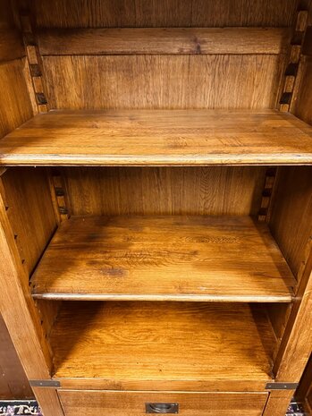 Klassiek-Engels-Eichholtz-Boekenkast
