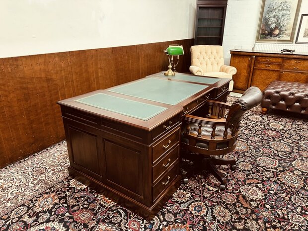 Engels-Antiek-Bureau