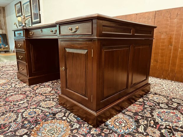 Engels-Antiek-Bureau