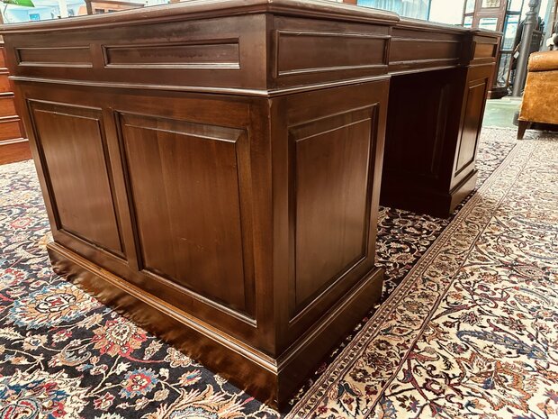 Engels-Antiek-Bureau