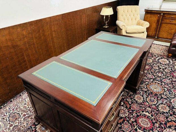 Engels-Antiek-Bureau