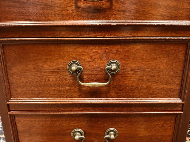 Antiek-Engels-Chesterfield-Bureau