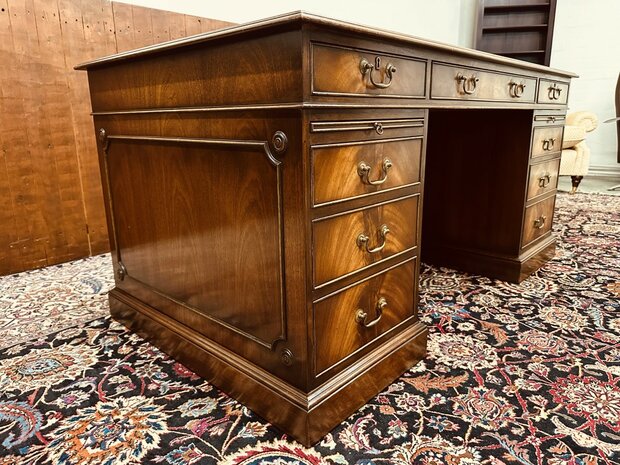 Engels-Antiek-Bureau