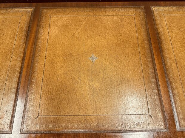 Engels-Antiek-Bureau