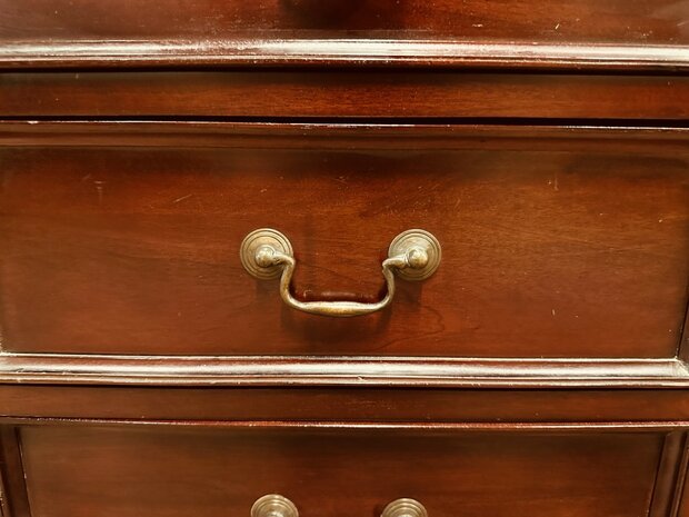 Klassiek-Engels-Chesterfield-Partnerdesk-Bureau