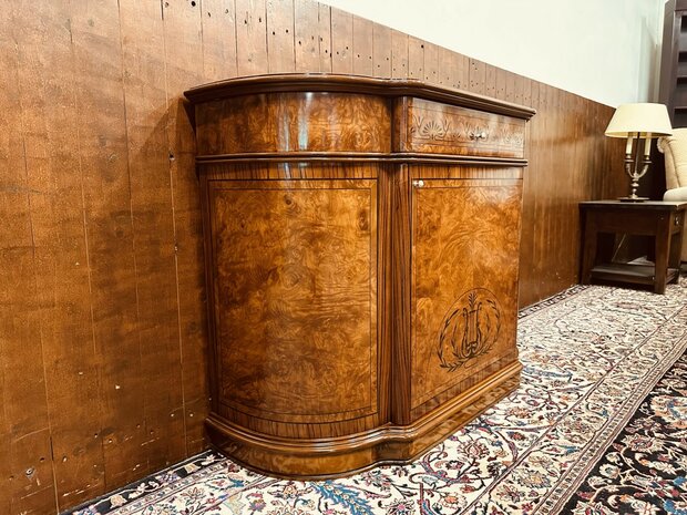 Antieke-Italiaanse-Dressoir