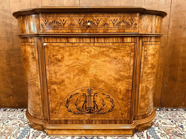 Antieke-Italiaanse-Dressoir