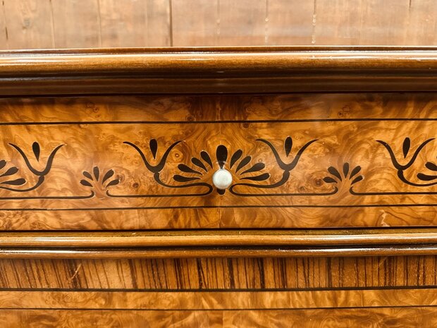 Antieke-Italiaanse-Dressoir
