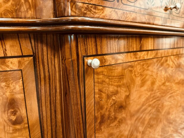 Antieke-Italiaanse-Dressoir