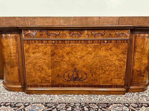 Antieke-Italiaanse-Grote-Dressoir