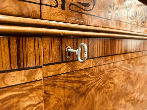 Antieke-Italiaanse-Grote-Dressoir