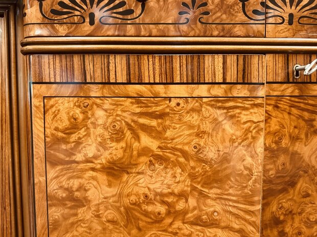 Antieke-Italiaanse-Grote-Dressoir