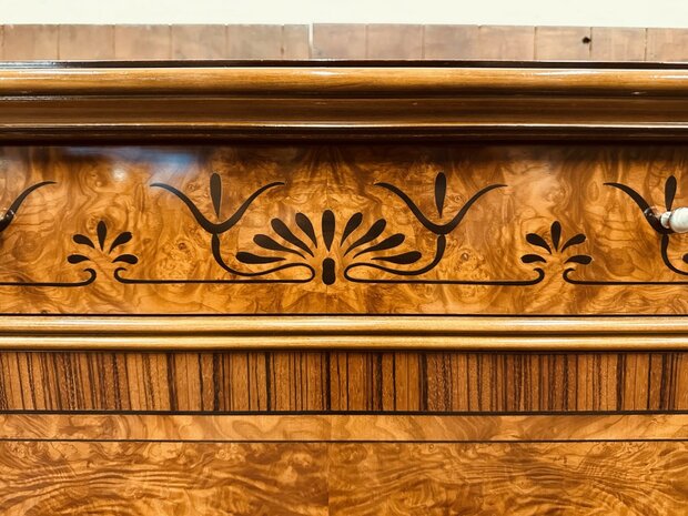 Antieke-Italiaanse-Grote-Dressoir
