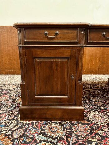 Engels Antiek Bureau Partnerdesk