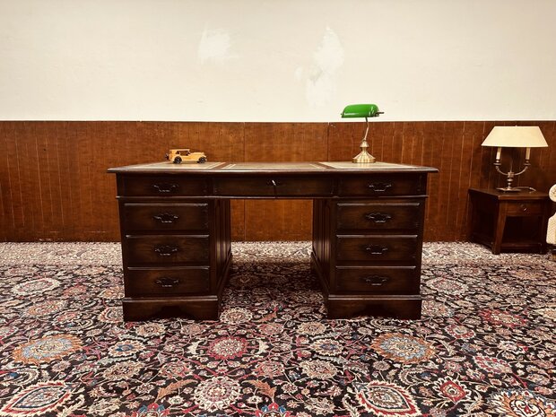 Antiek-Engels-Bureau