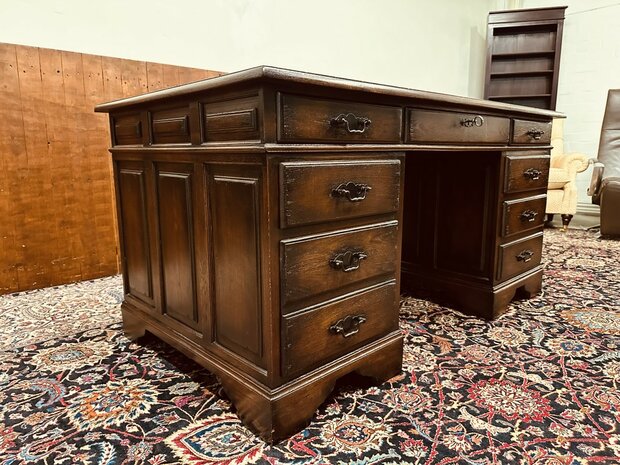 Antiek-Engels-Bureau