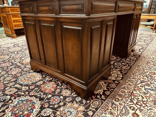Antiek-Engels-Bureau