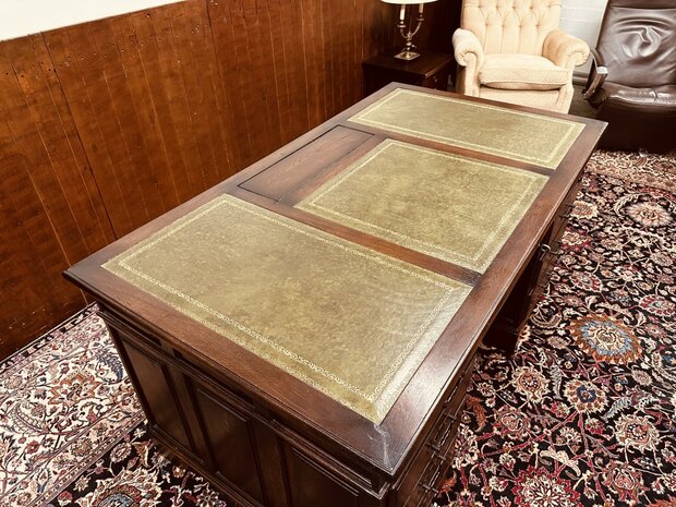 Antiek-Engels-Bureau