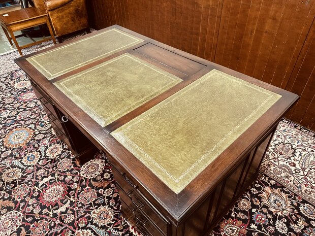 Antiek-Engels-Bureau