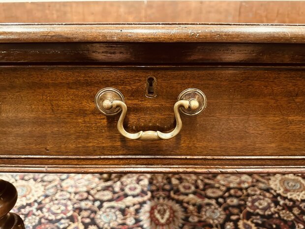 Oude-Engelse-Schrijftafel