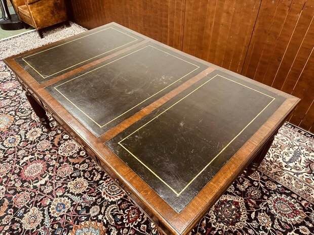 Oude-Engelse-Schrijftafel