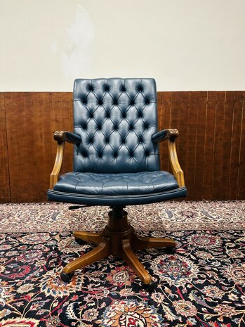 Engelse-Blauwe-Chesterfield-Bureaustoel