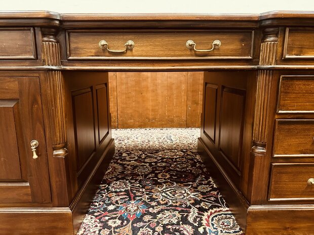 Chesterfield-Engels-Bureau-Partnerdesk