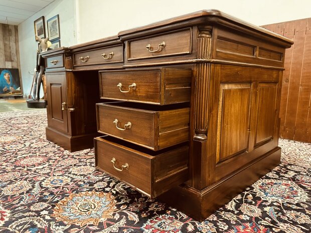 Chesterfield-Engels-Bureau-Partnerdesk