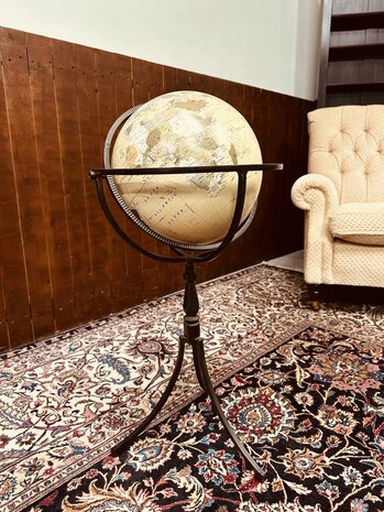 Globe-Op-Standaard