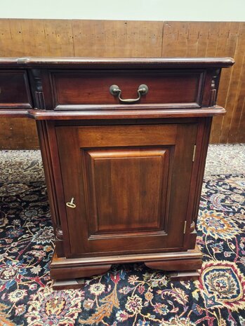 Antiek-Engels-Chesterfield-bureau-partnerdesk-met-lederen-inleg-10